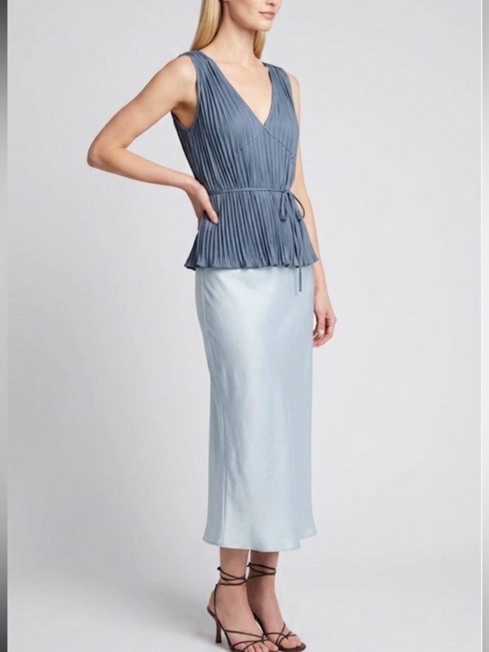 Vince Crushed Double V-Neck Tank blue